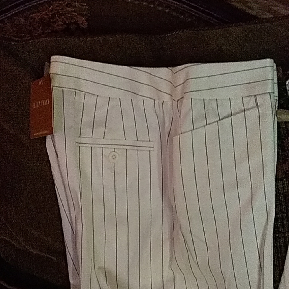 Pants suit - Picture 3 of 3
